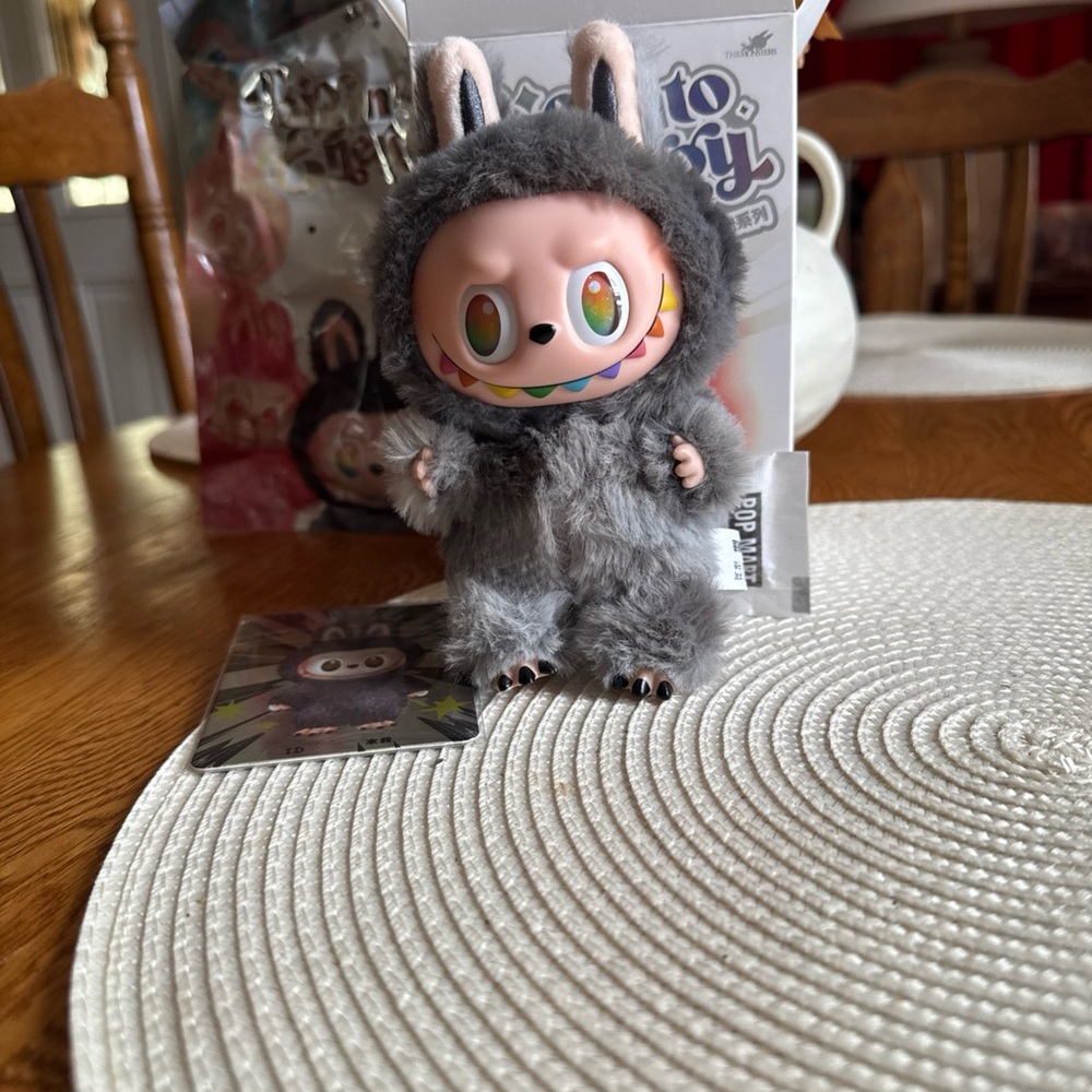 Labubu Big into energy Secret ID Chase (1:72) plushie keychain CUTE!